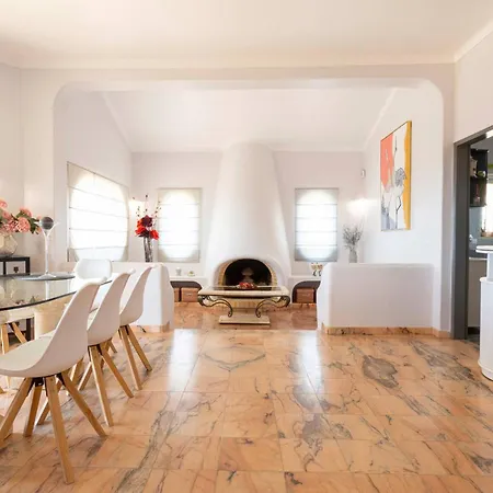 Matibora By Hellovacations * 알부페이라